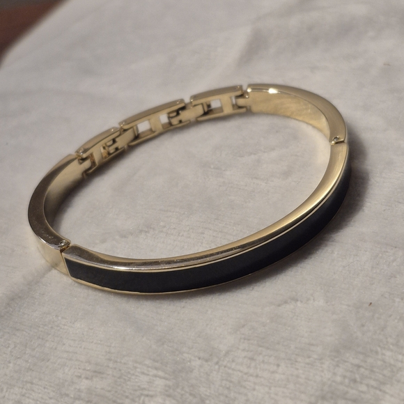 Gold and Black Bracelet - Picture 2 of 2
